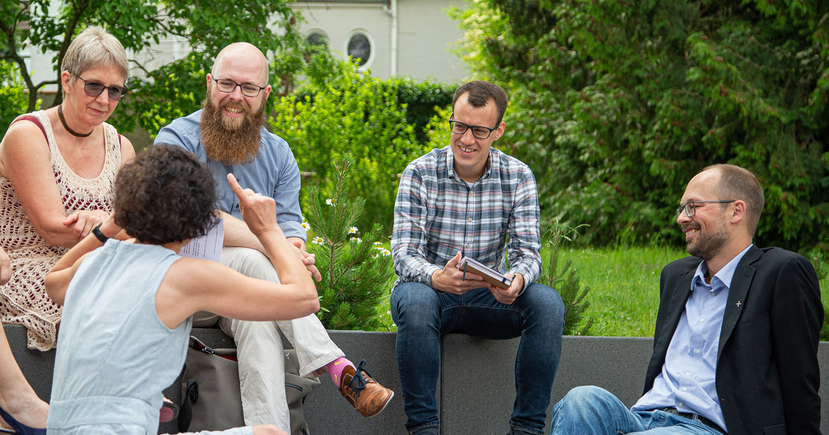 kirchenkreis-hanau-mitarbeitende_1200x630