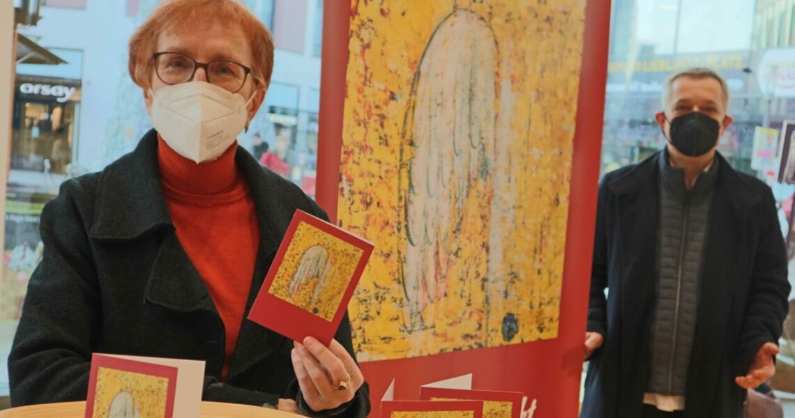 Pfarrerin Zahn und Pfarrer Axmann eröffnen Treffpunkt.Engel